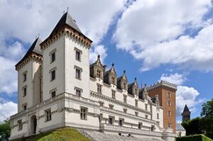 Château de Pau avec vue sur les Pyrénées