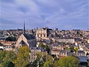 Vue panoramique de Poitiers